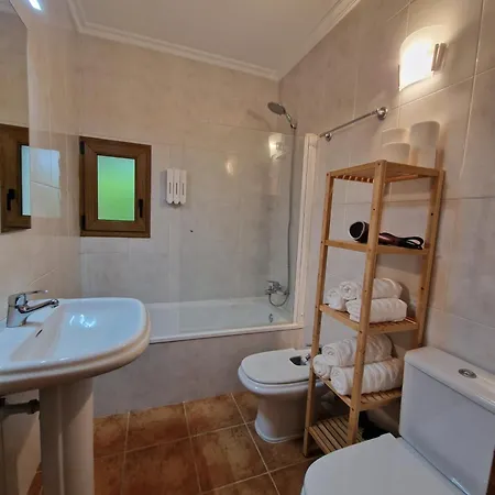 Con Jardin Y Parking Privado Apartment