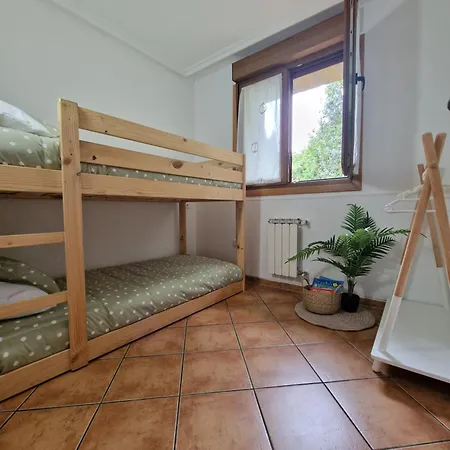 Familiar Con Jardin Y Parking Privado *